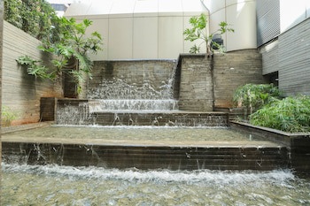 Crowne Plaza Hotel Beirut, An Ihg Hotel