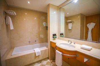 Crowne Plaza Hotel Beirut, An Ihg Hotel