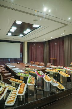 Crowne Plaza Hotel Beirut, An Ihg Hotel