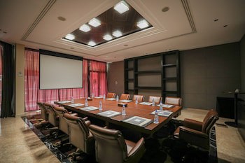Crowne Plaza Hotel Beirut, An Ihg Hotel