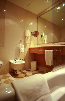 Crowne Plaza Hotel Beirut, An Ihg Hotel