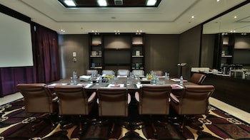 Crowne Plaza Hotel Beirut, An Ihg Hotel