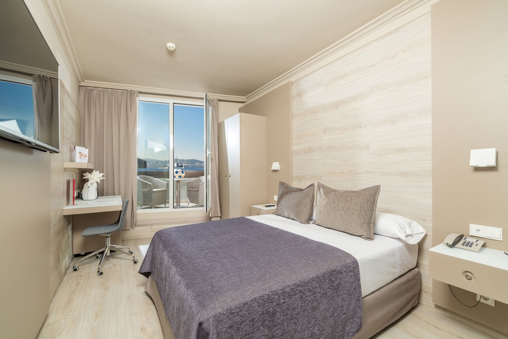 Salles Hotel Pere IV