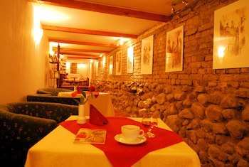 City Gate Hotel