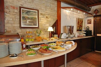 City Gate Hotel