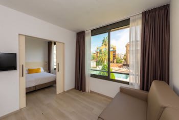 Atenea Park - Suites Apartments