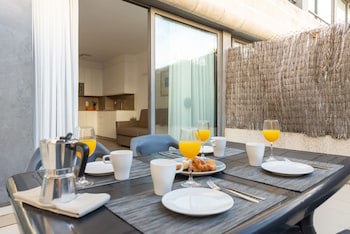 Atenea Park - Suites Apartments