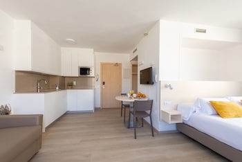 Atenea Park - Suites Apartments