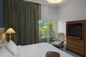 Hodelpa Garden Suites Golf & Convention Center