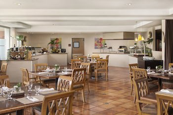 Hodelpa Garden Suites Golf & Convention Center