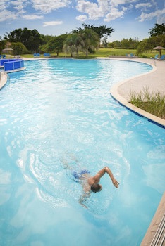 Hodelpa Garden Suites Golf & Convention Center