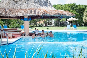 Hodelpa Garden Suites Golf & Convention Center