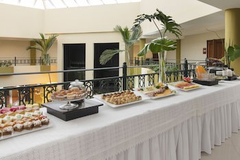 Hodelpa Garden Suites Golf & Convention Center