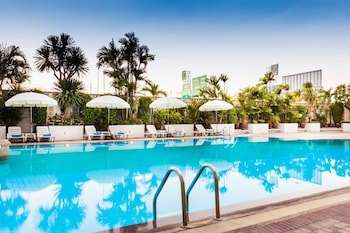 Bangkok Palace Hotel