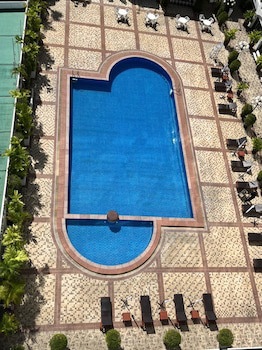 Bangkok Palace Hotel