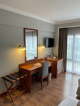 Bangkok Palace Hotel