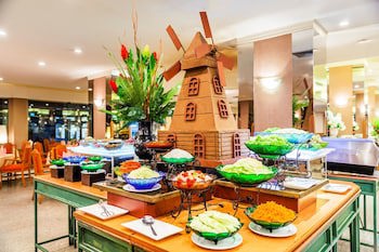 Bangkok Palace Hotel