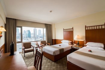Bangkok Palace Hotel