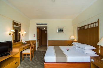 Bangkok Palace Hotel