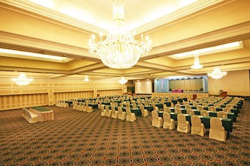 Bangkok Palace Hotel
