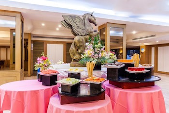 Bangkok Palace Hotel