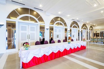 Bangkok Palace Hotel