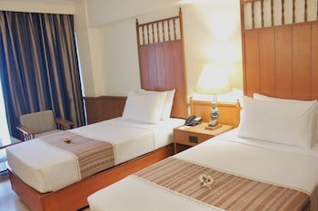 Bangkok Palace Hotel