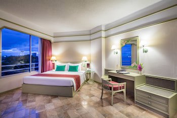 Cholchan Pattaya Beach Resort