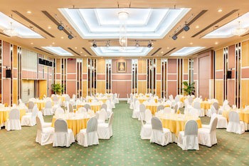 Cholchan Pattaya Beach Resort