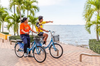 Cholchan Pattaya Beach Resort
