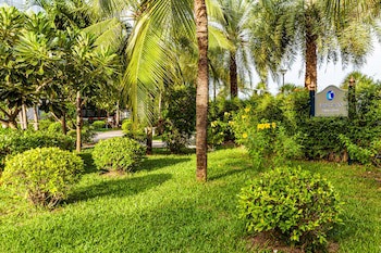 Cholchan Pattaya Beach Resort