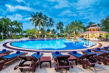 Cholchan Pattaya Beach Resort