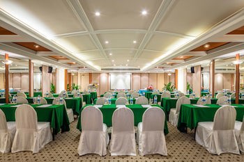 Cholchan Pattaya Beach Resort