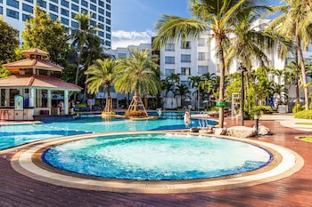 Cholchan Pattaya Beach Resort