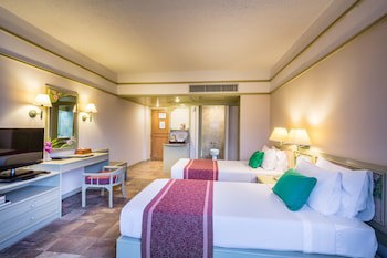 Cholchan Pattaya Beach Resort