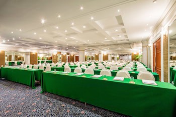Cholchan Pattaya Beach Resort