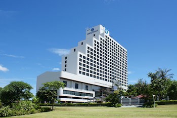 Cholchan Pattaya Beach Resort