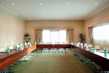 Le Meridien Al Aqah Beach Resort
