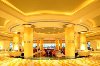 Le Meridien Al Aqah Beach Resort
