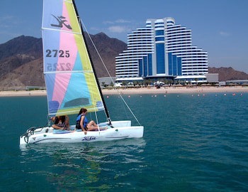 Le Meridien Al Aqah Beach Resort