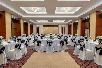 Le Meridien Al Aqah Beach Resort
