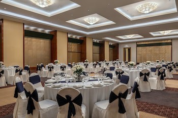 Le Meridien Al Aqah Beach Resort