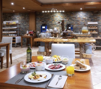Tryp Vielha Baqueira(Formerly Sol Vielha)