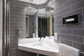 Holiday Inn Express Strathclyde Park M74 Jct 5