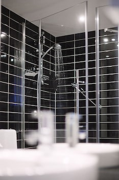 Holiday Inn Express Strathclyde Park M74 Jct 5