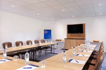 Holiday Inn Express Strathclyde Park M74 Jct 5