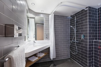 Holiday Inn Express Strathclyde Park M74 Jct 5