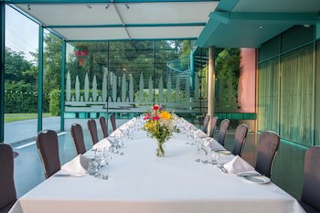 Crowne Plaza Hotel Marlow, An Ihg Hotel