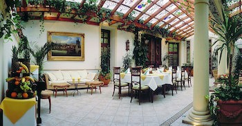 Green Garden Hotel