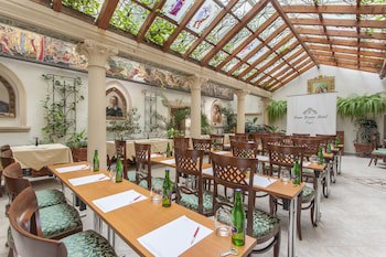 Green Garden Hotel